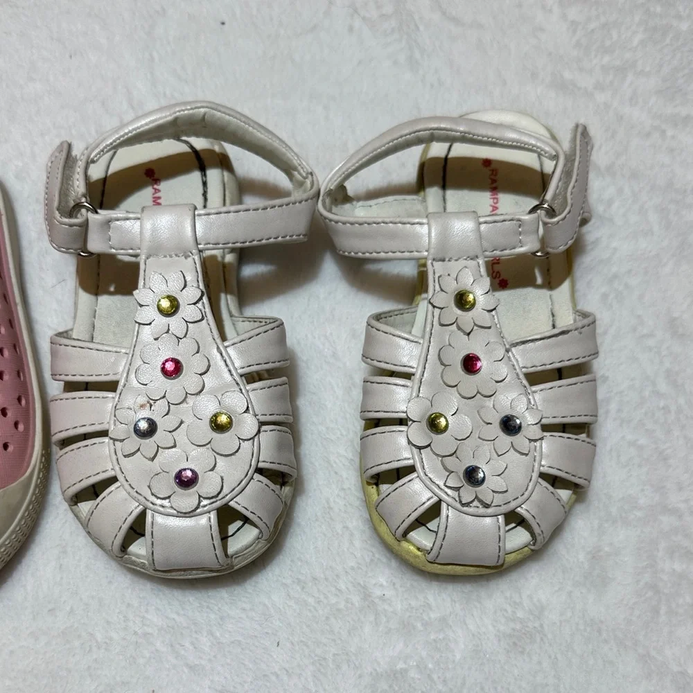 Girls size 9 summer shoes. Mary Jane water shoe and fisherman sandal